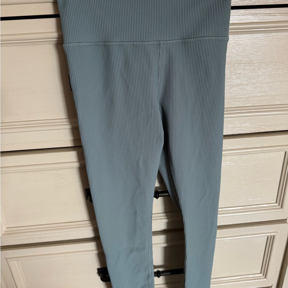 Athleta Ribbed Leggings in Gray